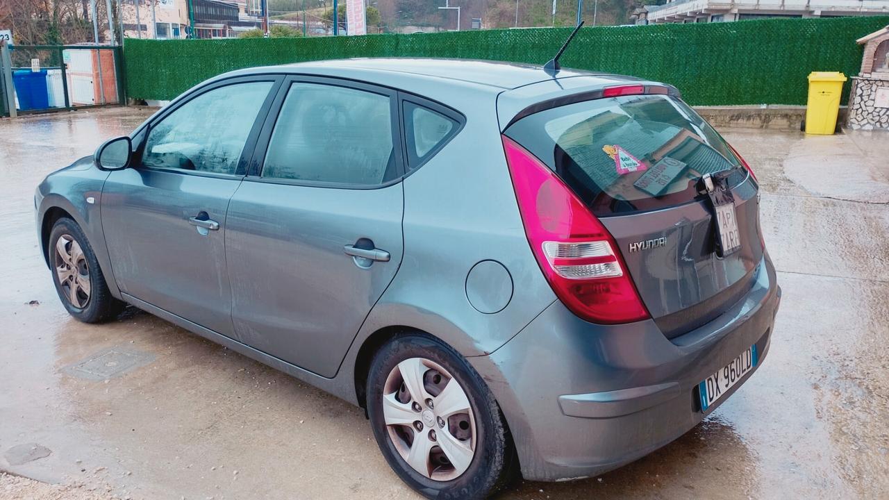 Hyundai i30 1.4 16V 109CV 5p. BlueDr. GPL Active