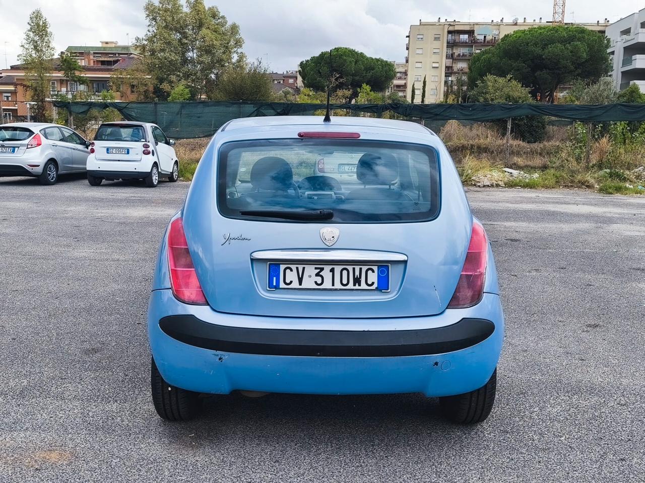 Lancia Ypsilon 1.4 16V Oro