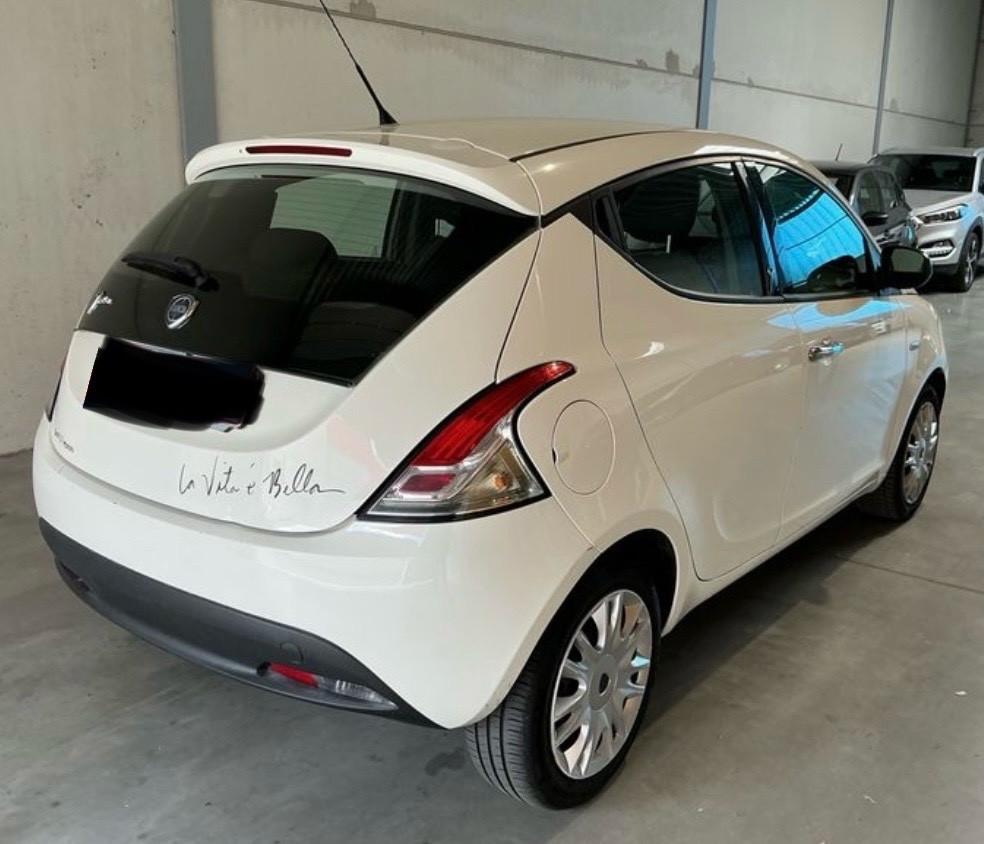 Lancia Ypsilon 1.2 69 CV 5 porte S&S Gold