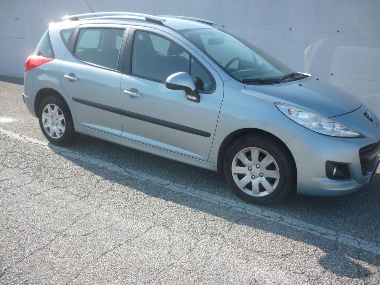 Peugeot 207 1.4 8V 75CV SW X Line