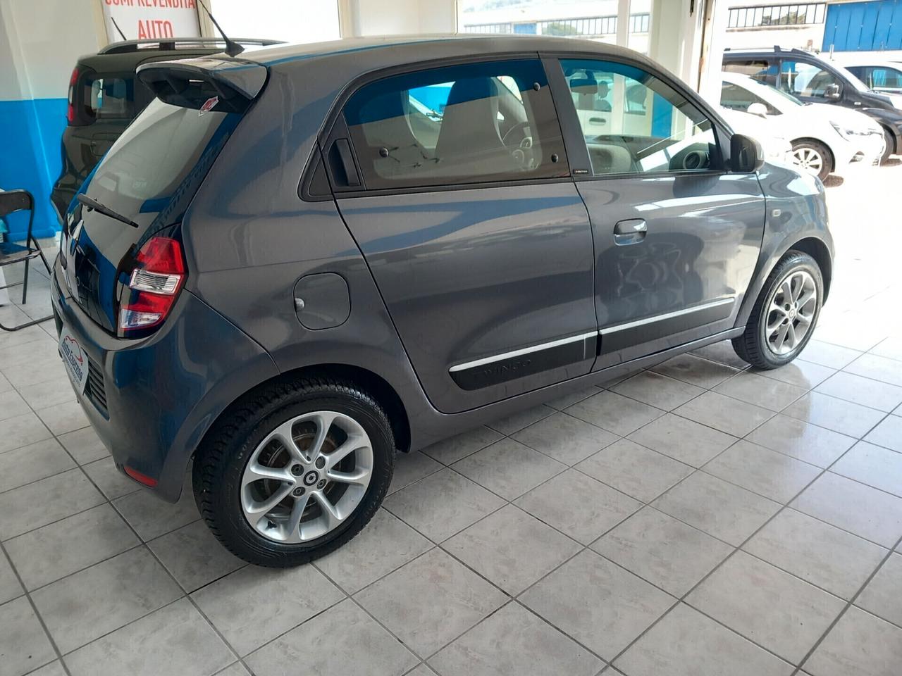 Renault Twingo anno 2017 automatica 1.0 benzina 23 mila km