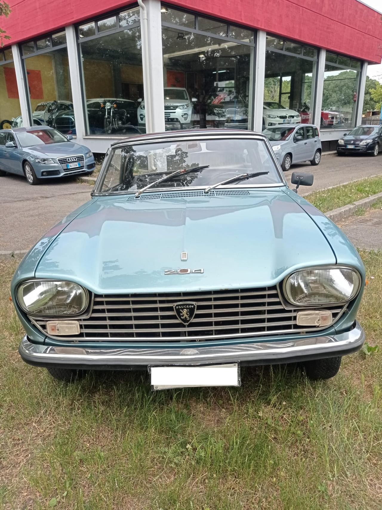 Peugeot 204 cabriolet con hard top