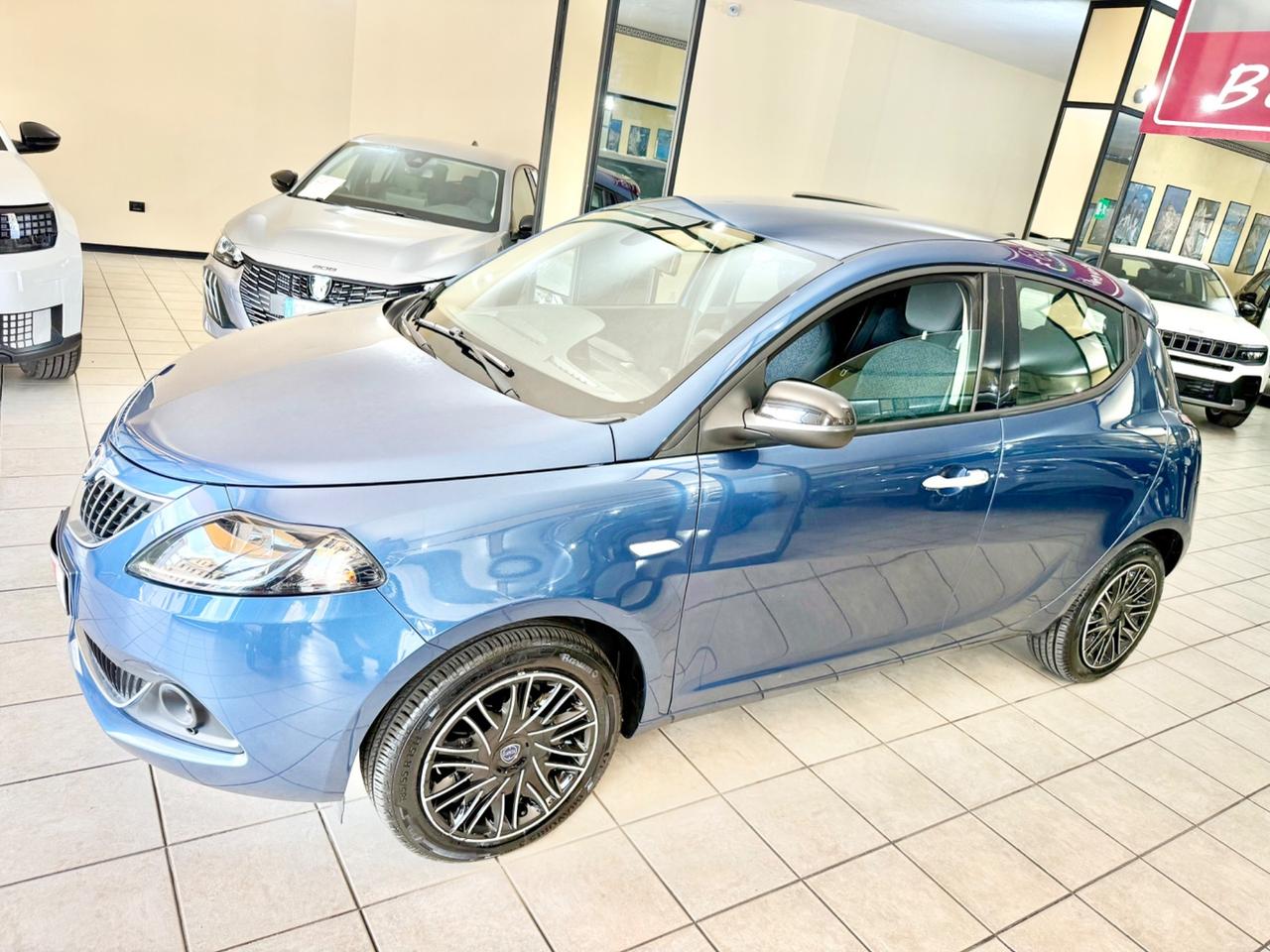 Lancia Ypsilon 1.0 FireFly 5 porte S&S Hybrid Gold