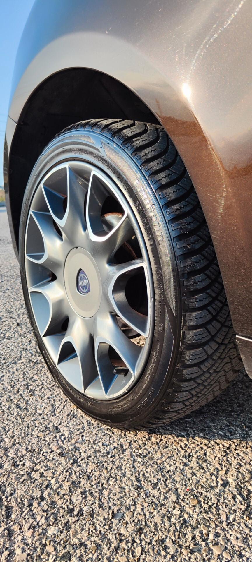 Lancia Ypsilon 1.2 69 CV 5 porte GPL Ecochic Gold