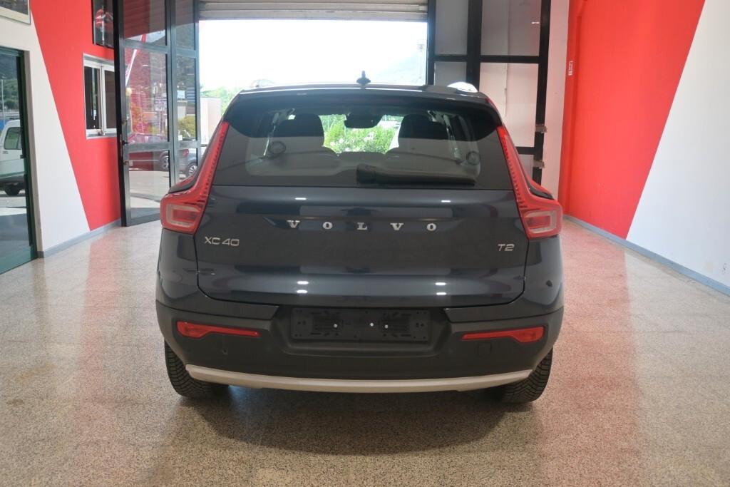 VOLVO XC40 1.5 T2 129CV 6M. MOMENTUM PRO ( FARI LED - COCKPIT - CRUISE - NAVI - MIRROR - PDC - TELECAMERA POST. )