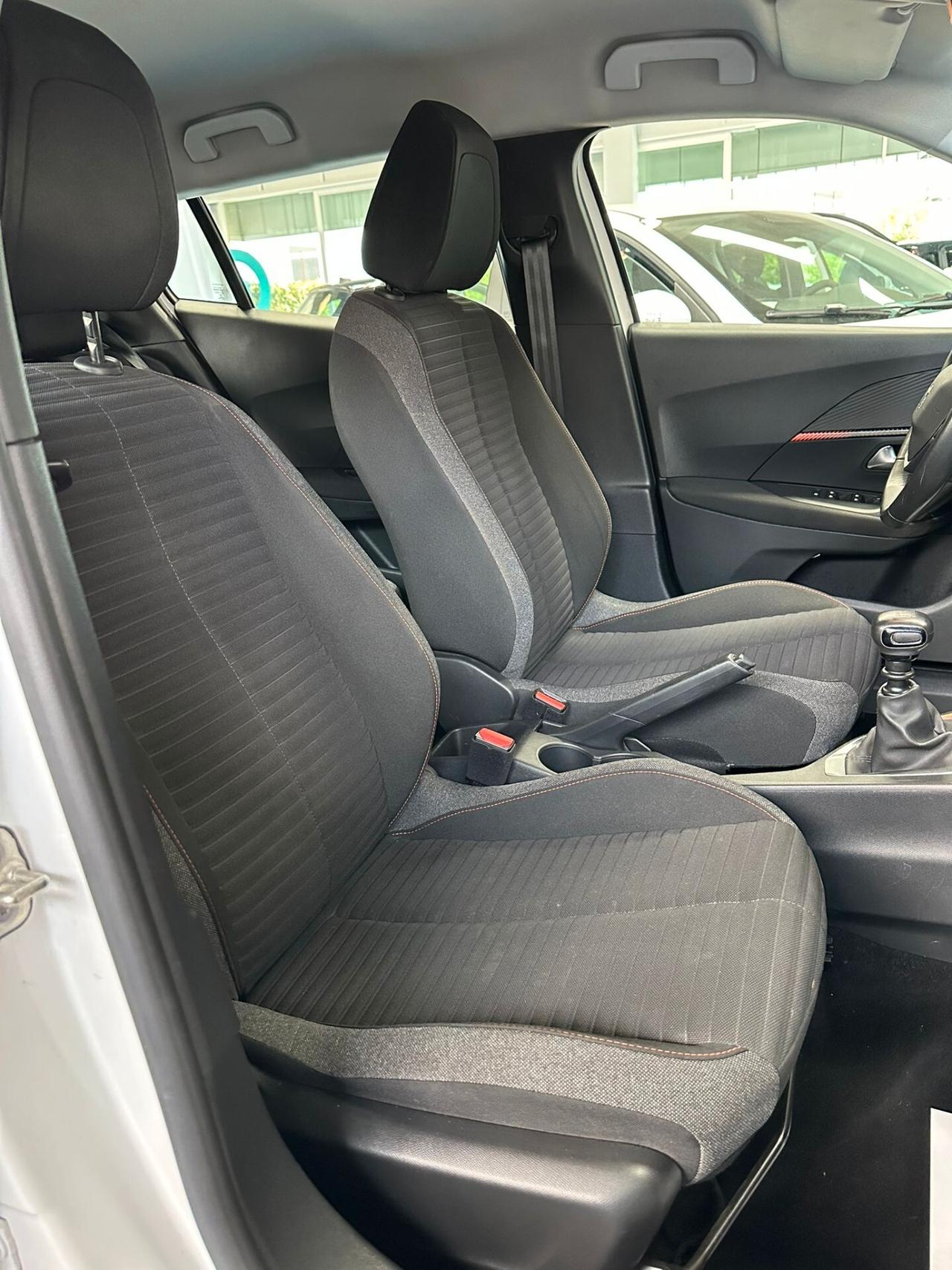 Peugeot 2008 1.2 PureTech 100 full optional