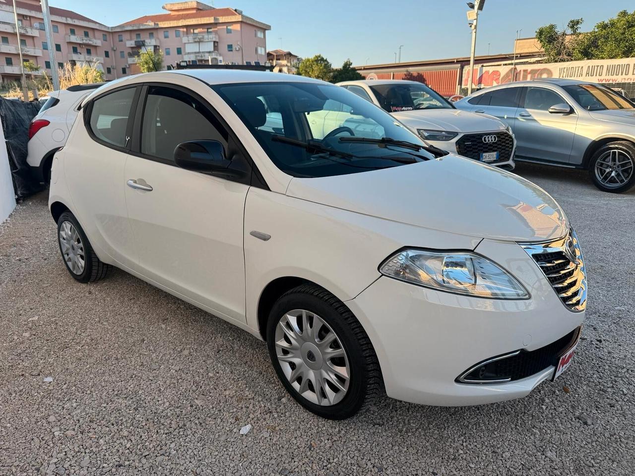 Lancia Ypsilon 1.2 69 CV 5 porte