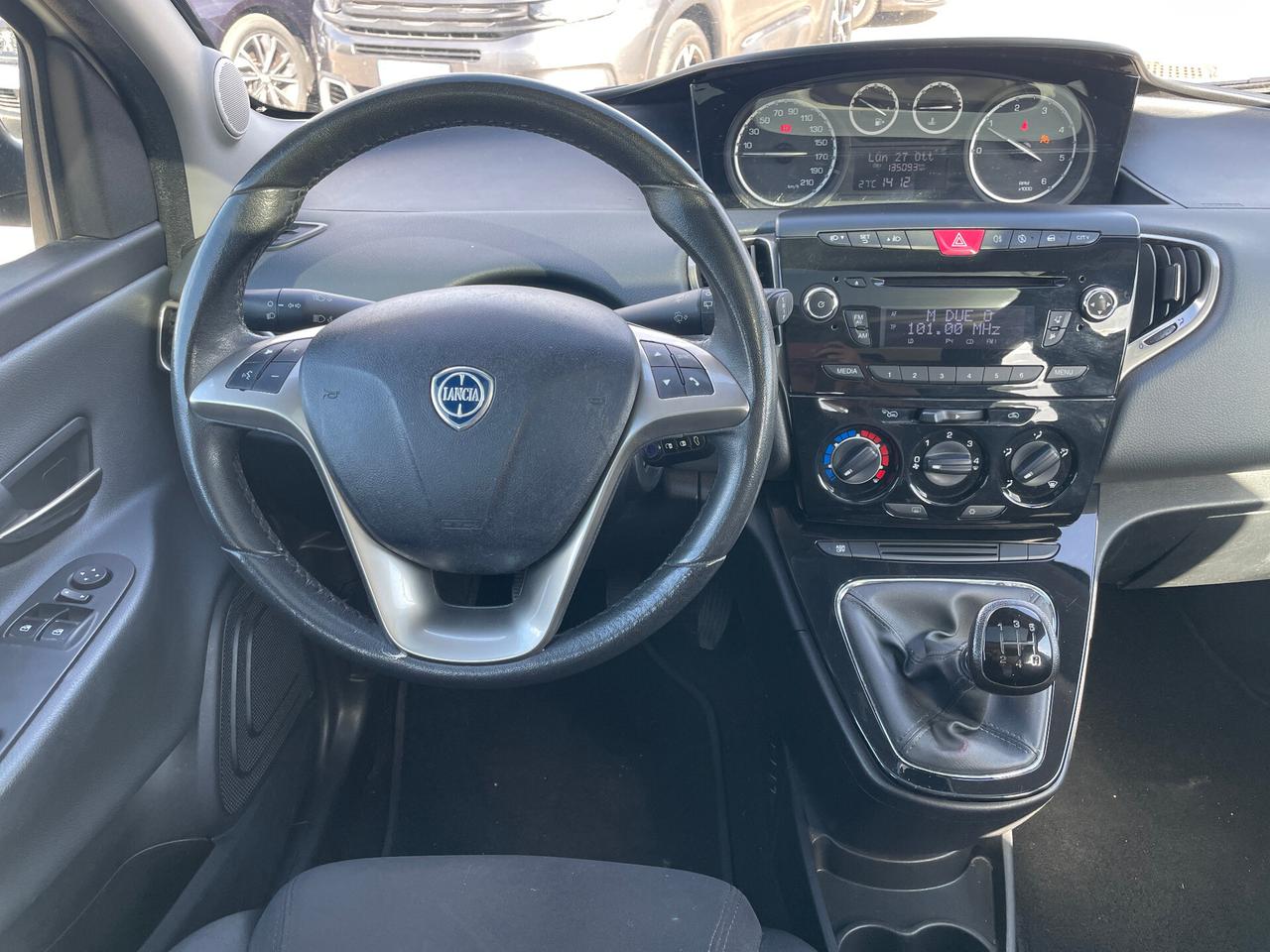 Lancia Ypsilon 1.3 MJT 16V 95 CV 5 porte Gold-TETTO