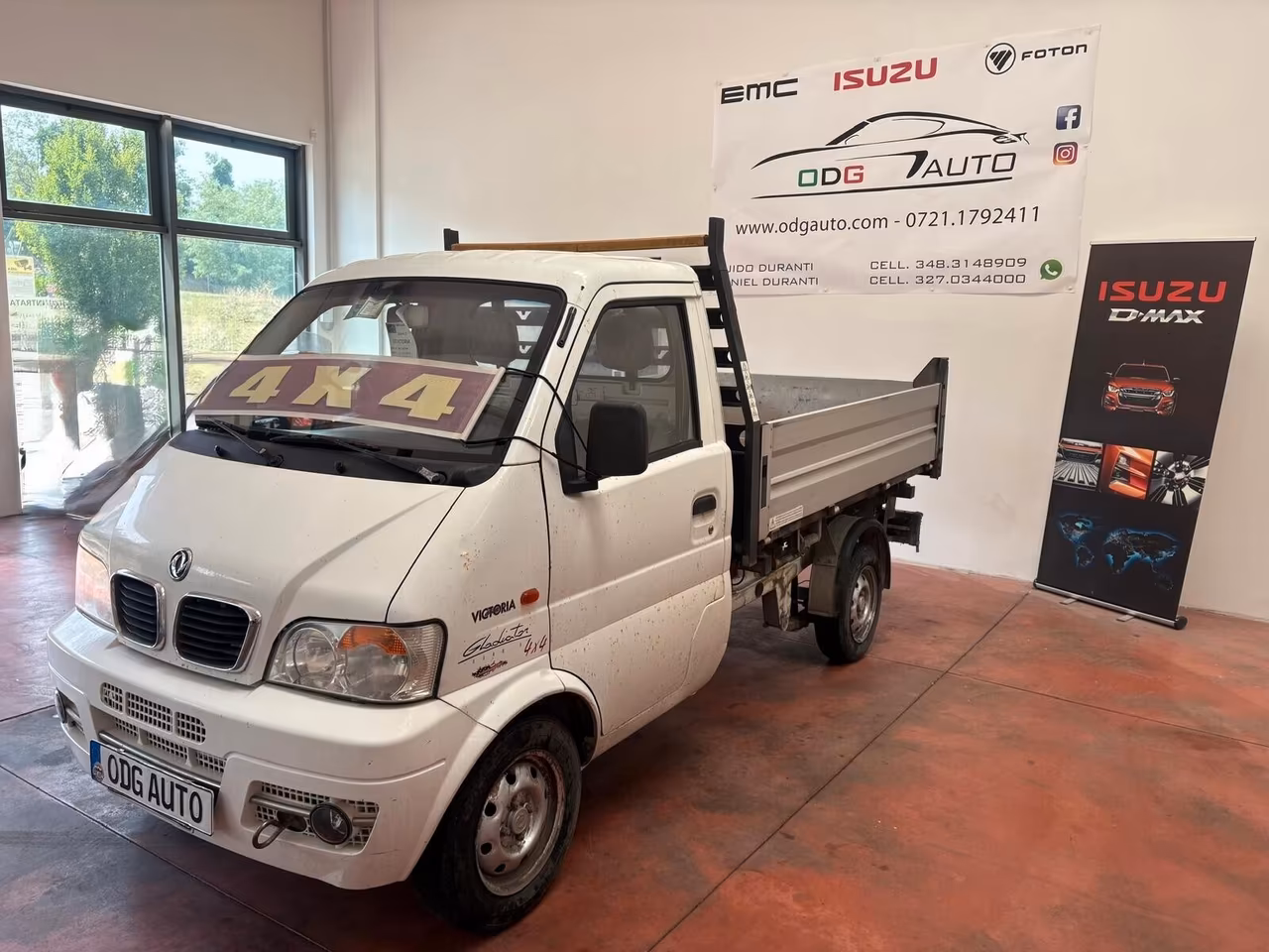 GIOTTI VITTORIA FURGONE CASSONE 4X4 benz.1.3 TRILATERALE km 102.052 certificati