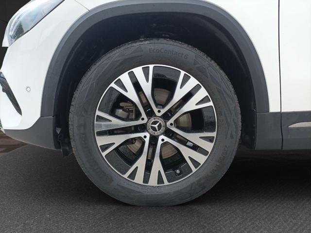 MERCEDES-BENZ GLA 180 Automatic Progressive Advanced