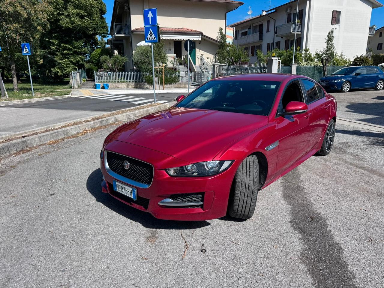 Jaguar XE R-sport