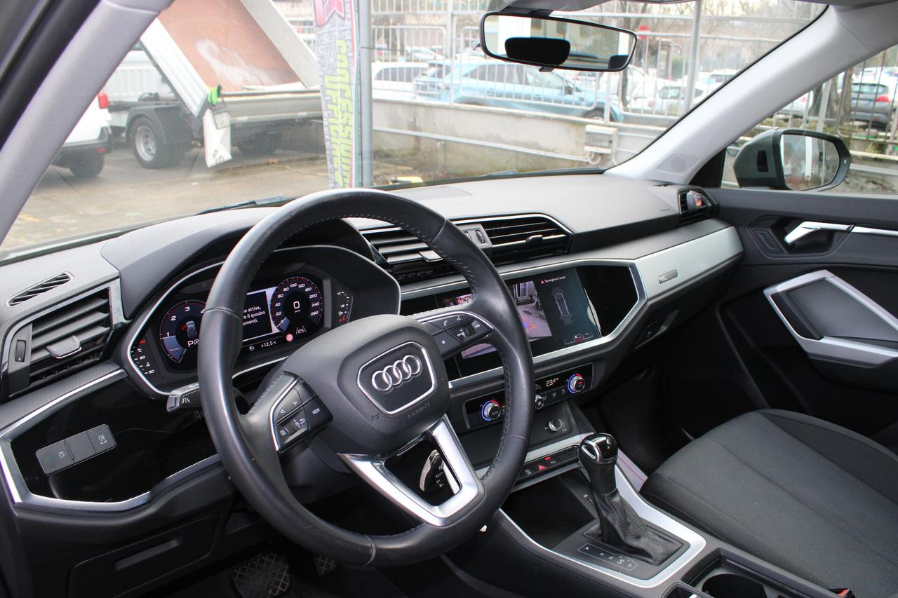 Audi Q3 35 TDI S tronic Business