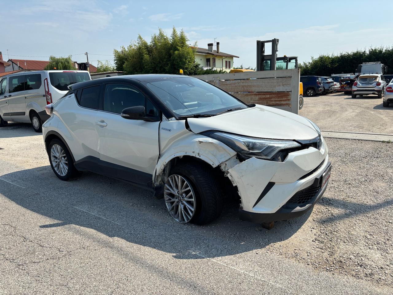 Toyota C-HR 1.8 Hybrid E-CVT Dynamic