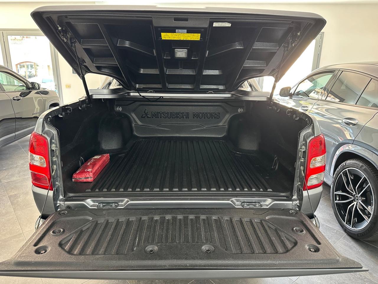 Mitsubishi L200 2.4 DI-D/181CV Double Cab Spartan Hp SDA Special Ed.
