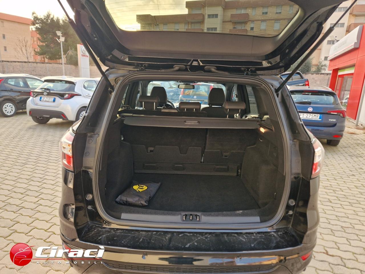 Ford Kuga 2.0 TDCI 180 CV S&S 4WD Powershift ST-Line