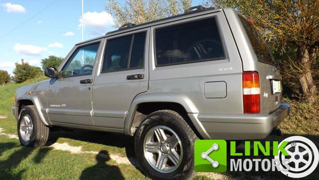 JEEP Cherokee Classic 2.5 TD 4 x4 ben tenuto