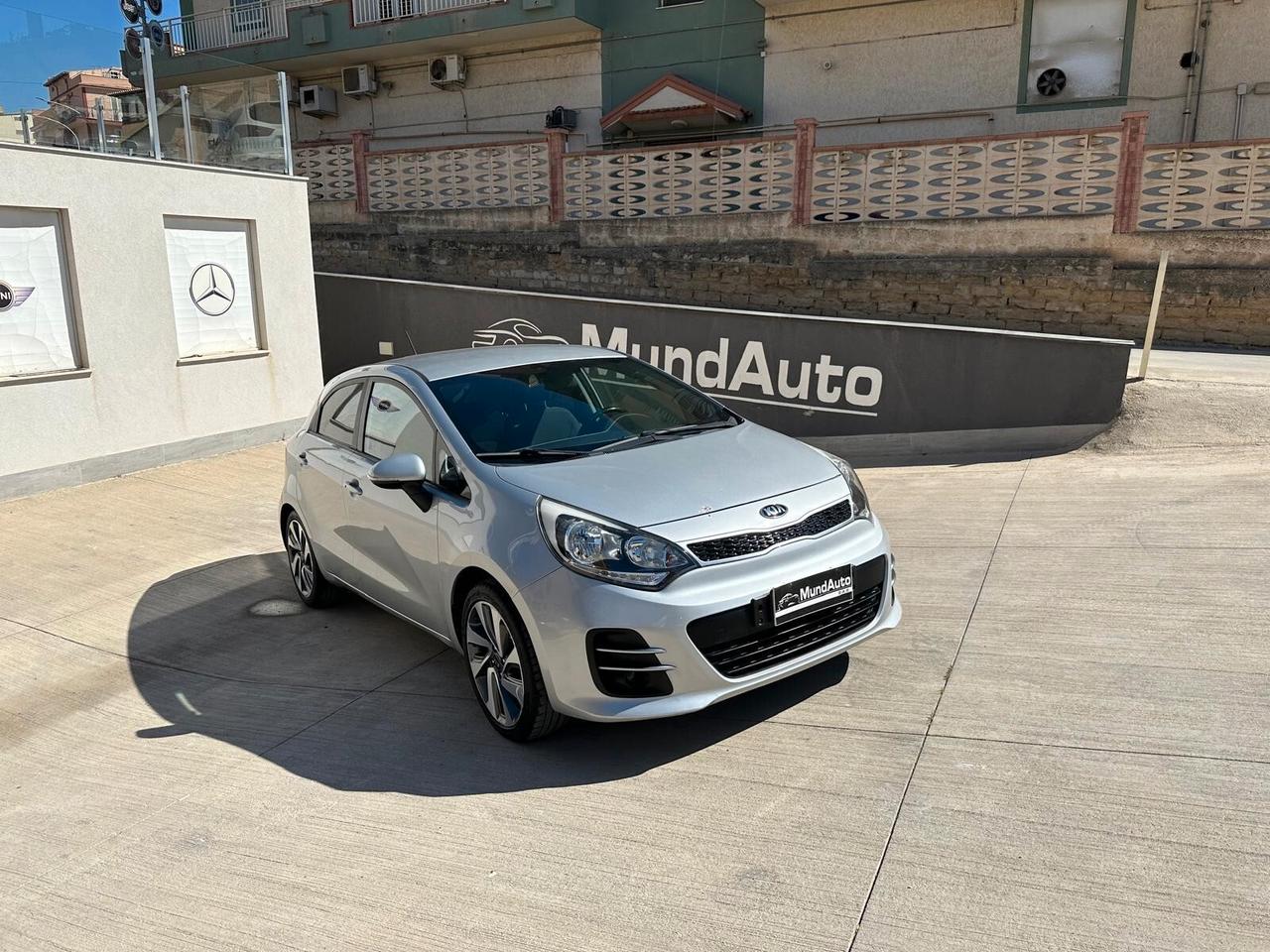 Kia Rio 1.1 CRDi 5p. Cool Adatta a Neopatentati