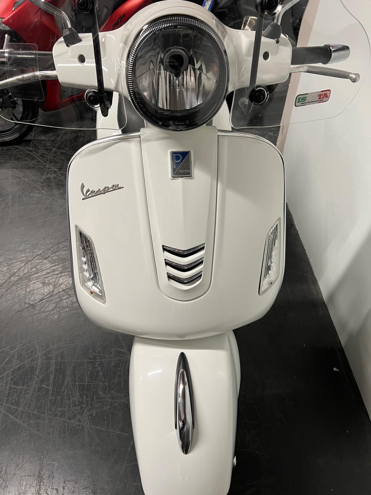 Vespa GTS 300
