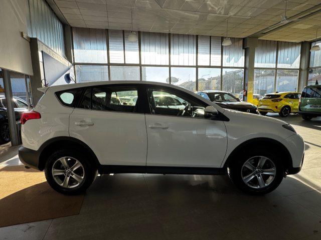 TOYOTA RAV 4 TD 2WD Style White Ed.