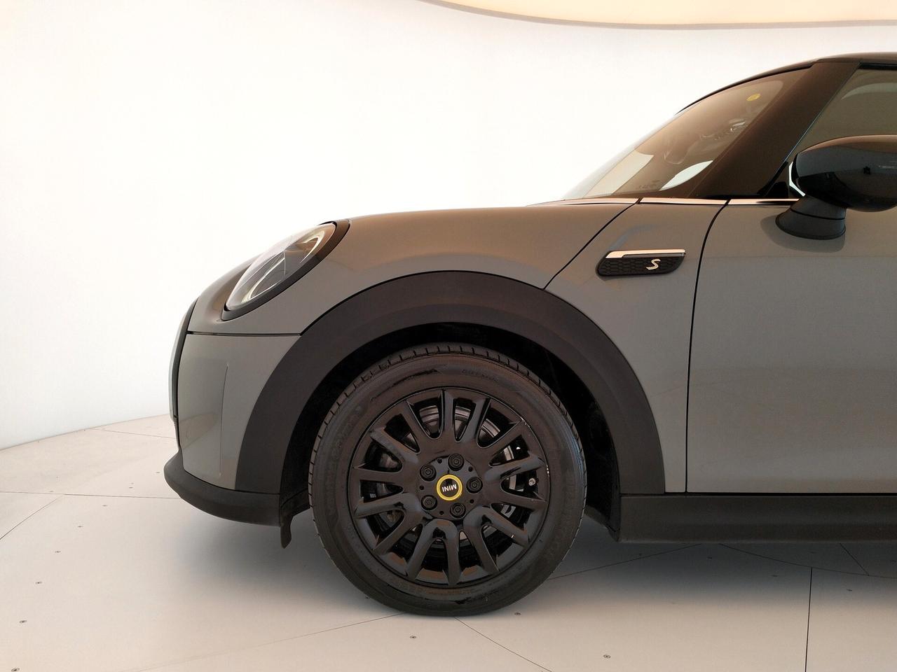 Mini Full Electric Cooper SE Classic - NEOPATENTATI