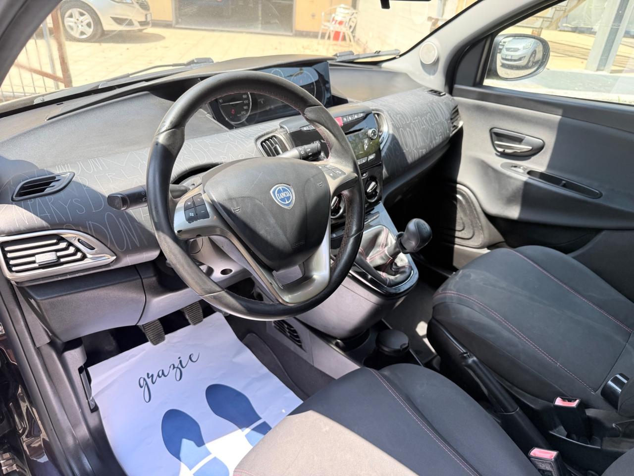 Lancia Ypsilon 0.9 TwinAir 85 CV 5 porte Metano Ecochic Gold