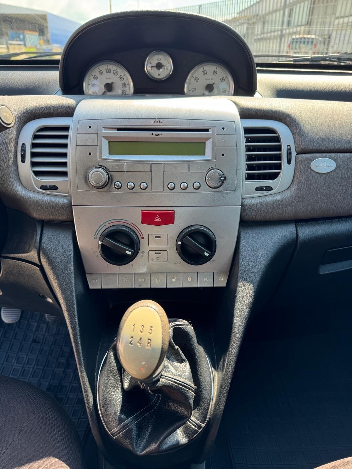 Lancia Ypsilon 1.4 Platino Ecochic GPL. Km 126.000