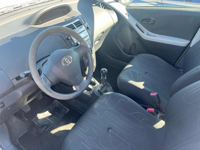 TOYOTA Yaris 1.0 5 porte Sol