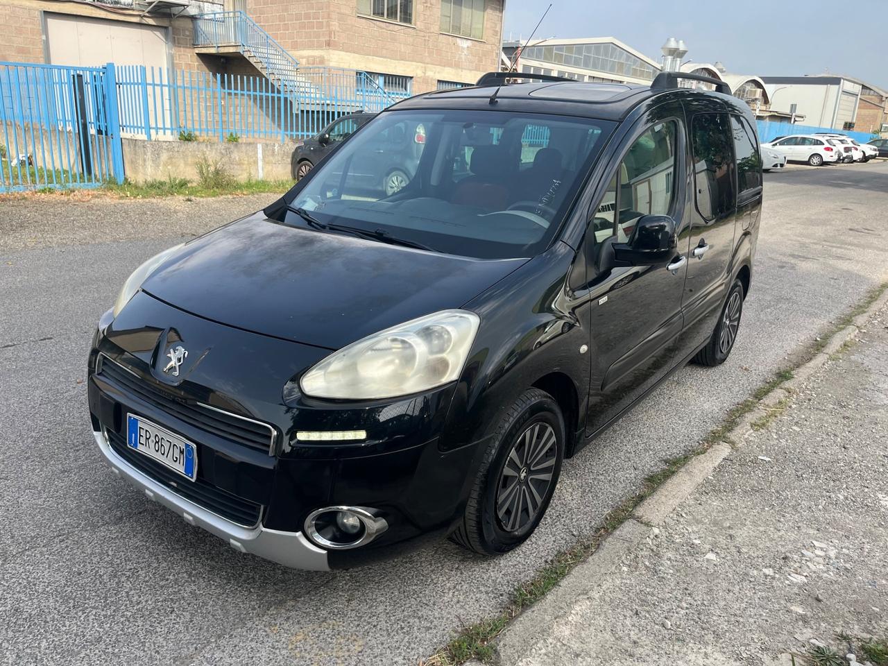 Peugeot Partner Tepee 1.6 HDi 92CV Outdoor 2013