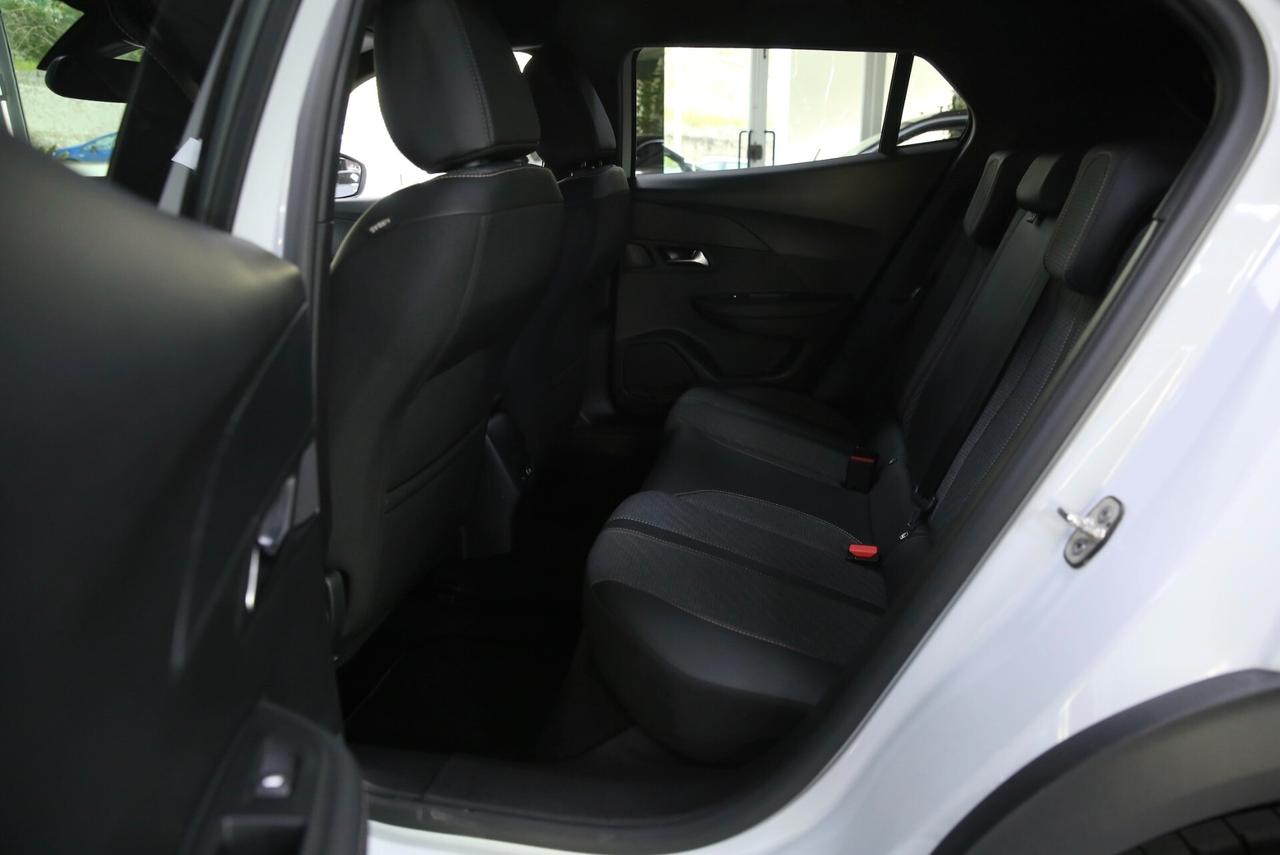 Peugeot 2008 PureTech 130 cv EAT8 Allure