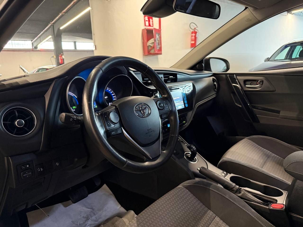 Toyota Auris 1.8 Hybrid Lounge