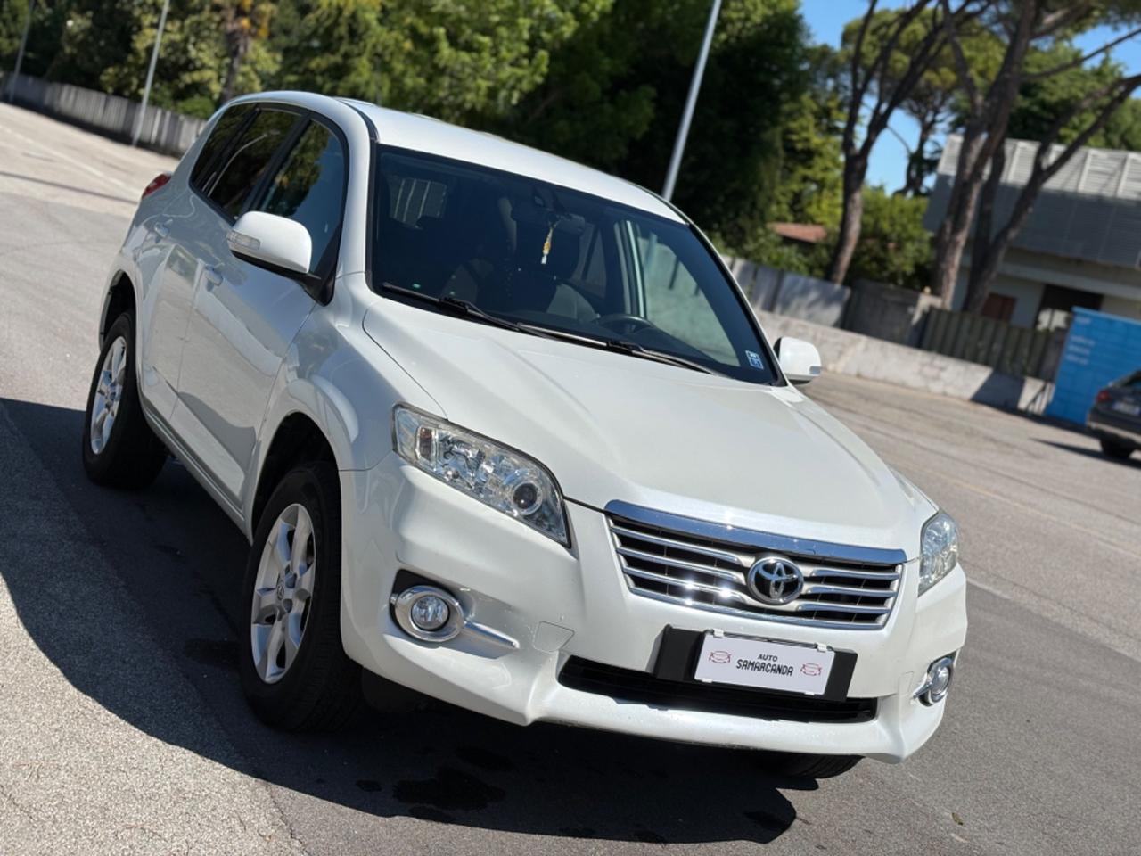Toyota RAV 4 RAV4 2.2 D-4D 150 CV Lounge