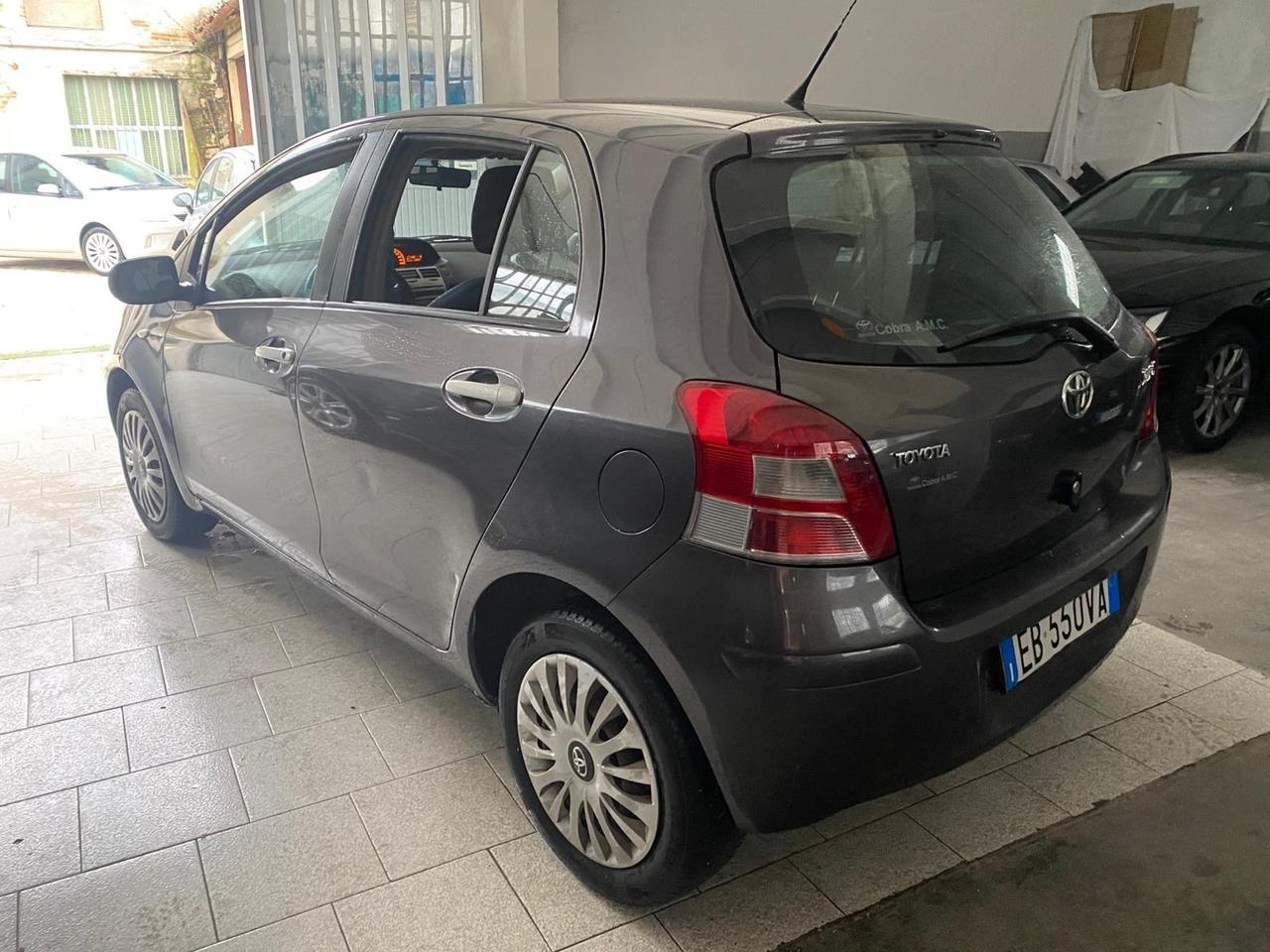 Toyota Yaris 1.0 5 porte Sol