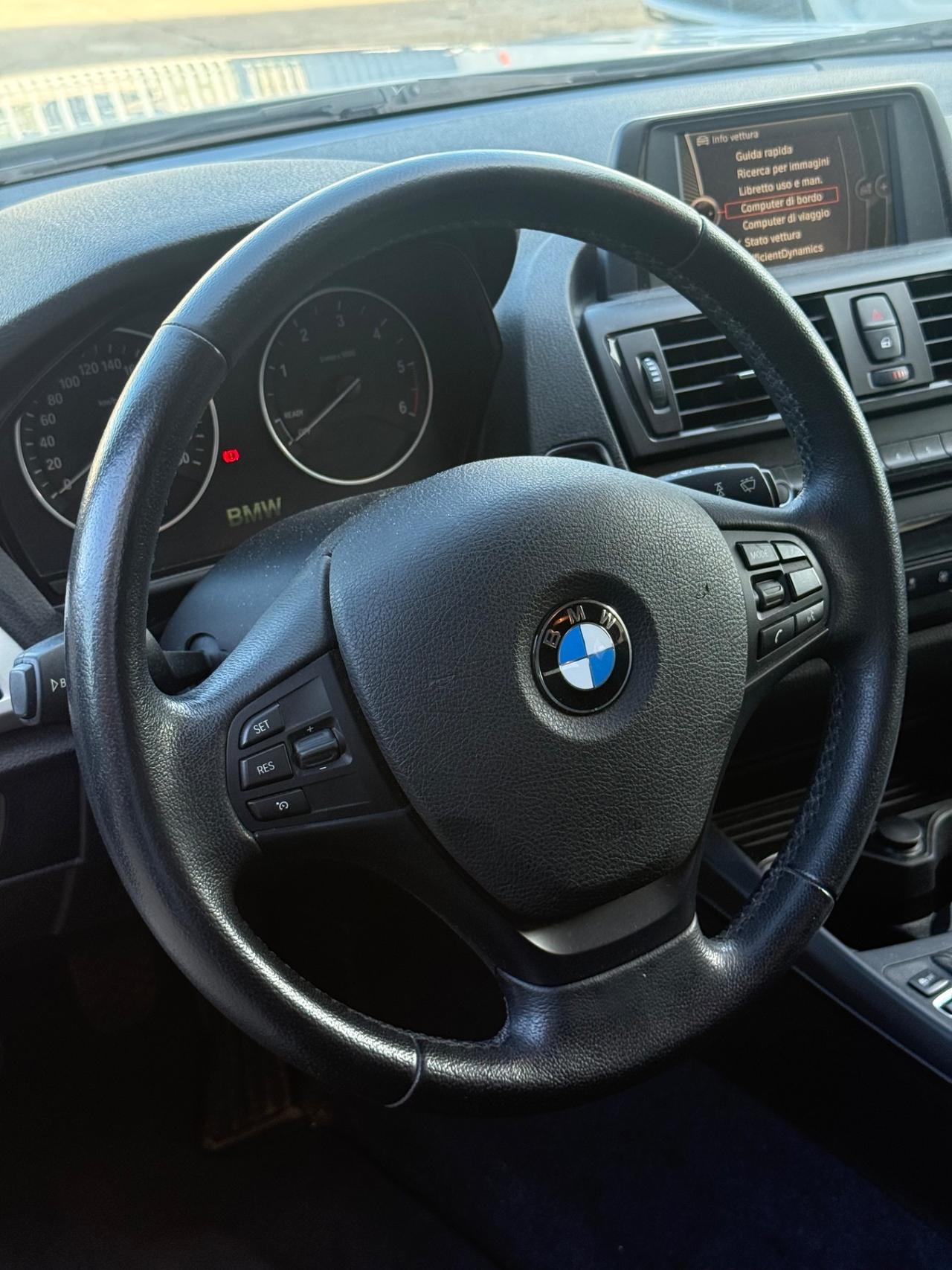 Bmw 118 118d 5p. Unique