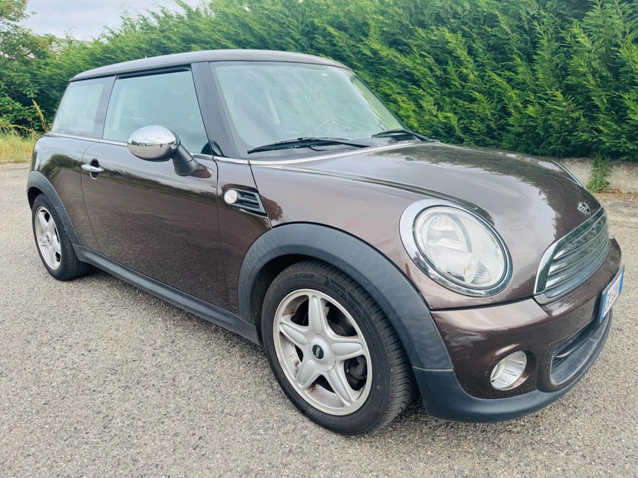 Mini 1.6 16V One (55kW) Hot Chocolate