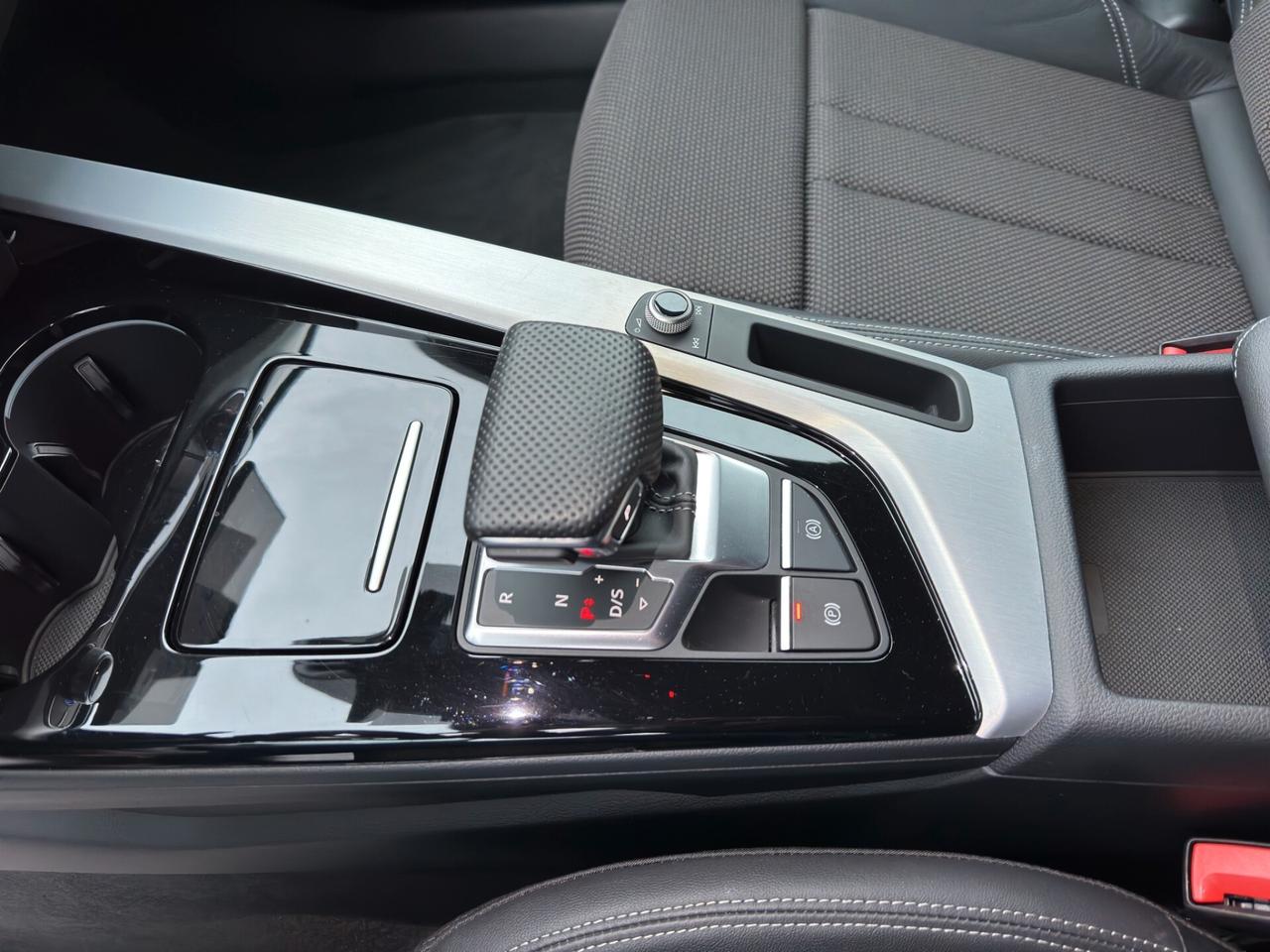 Audi A4 Avant 40 TDI quattro S tronic line edition