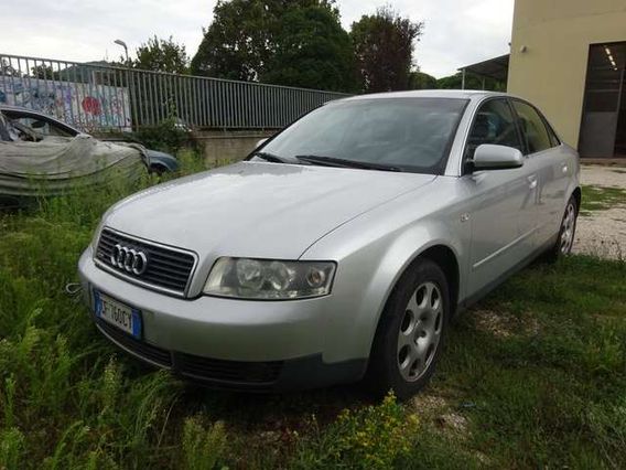 Audi A4 A4 2.5 V6 tdi quattro 180cv tiptronic