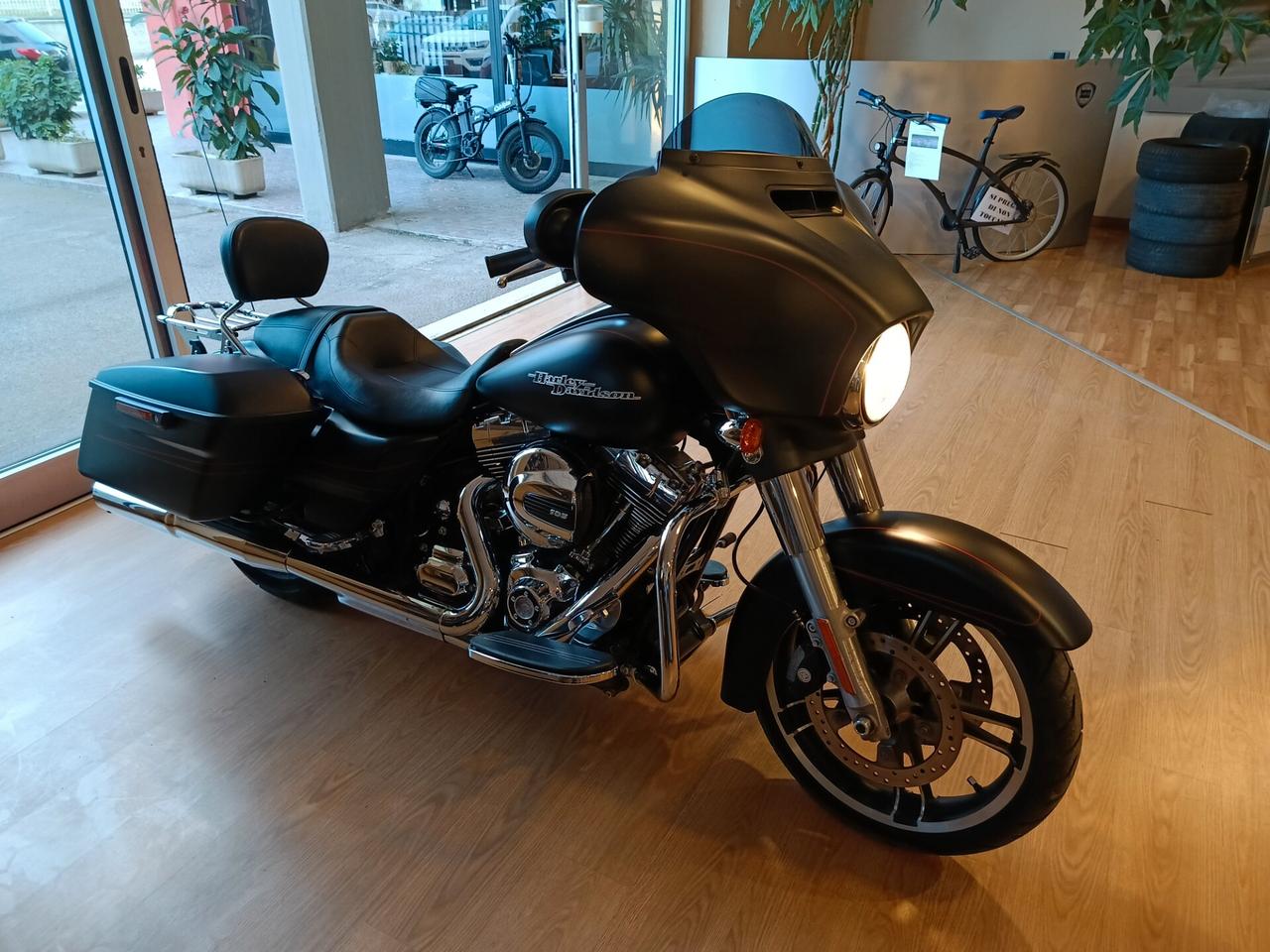 Harley-davidson Touring Street Glide FLHXS