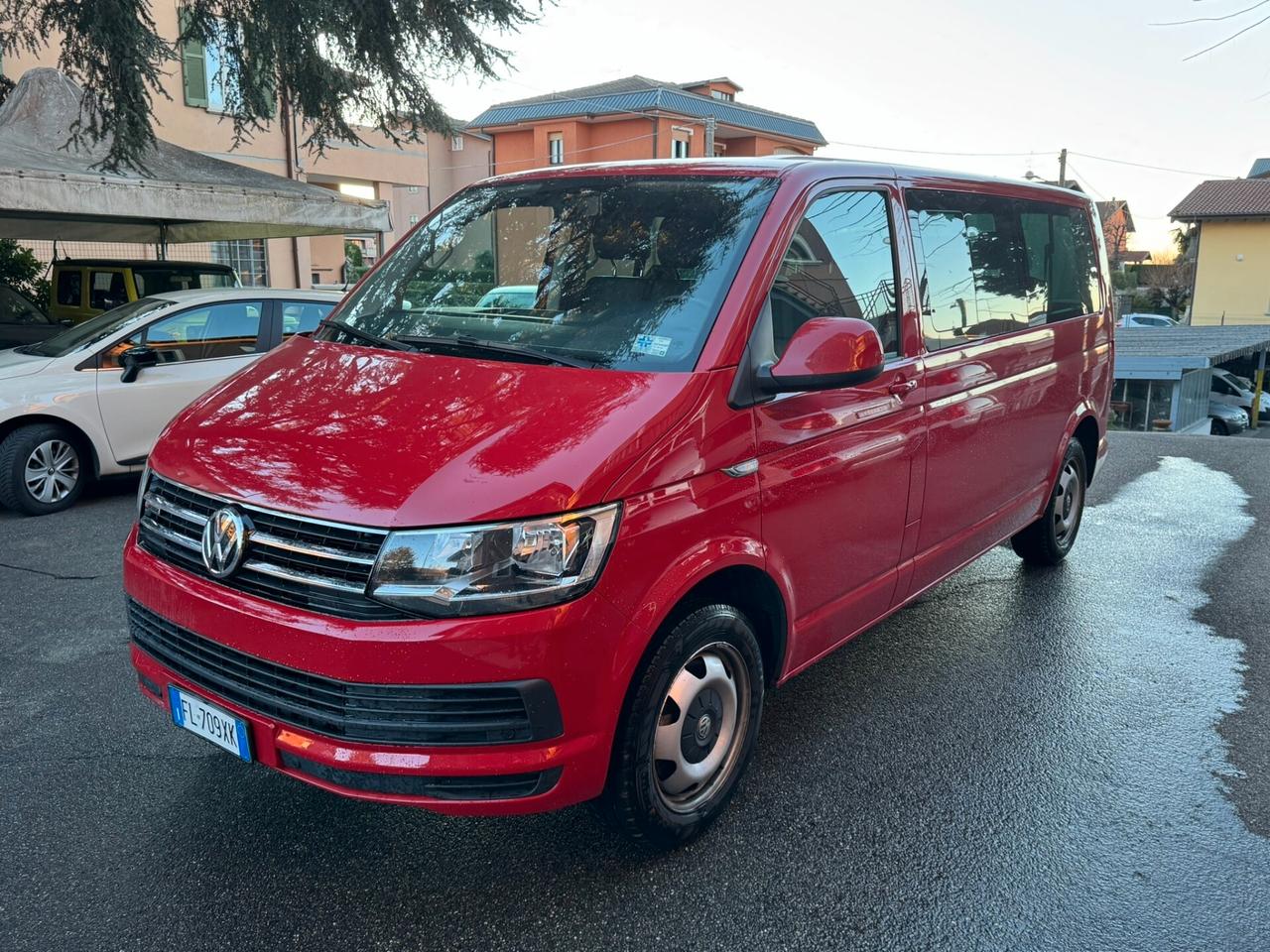 Volkswagen Caravelle 2.0 TDI 204CV DSG 4 Motion PASSO LUNGO - GANCIO TRAINO