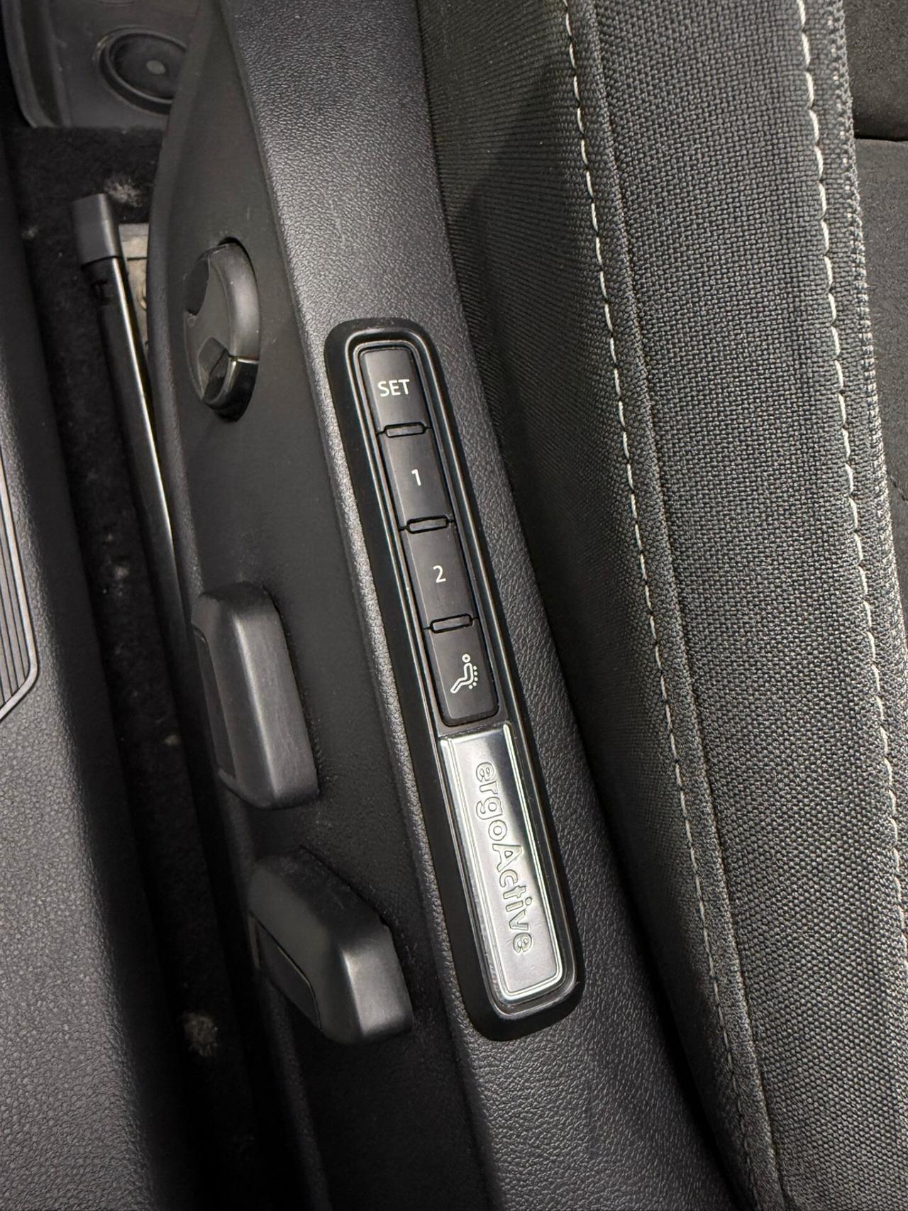 Volkswagen Golf 2.0 TDI 150 CV DSG SCR Style