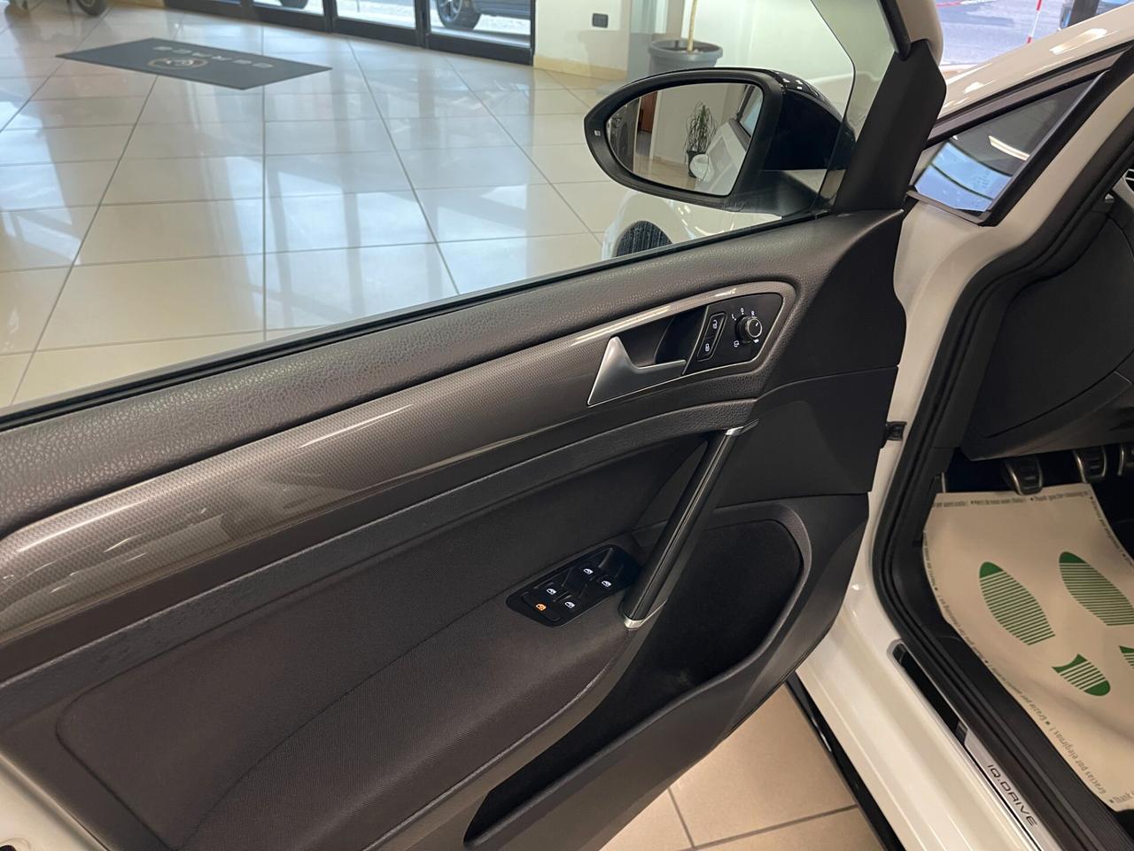 Volkswagen Golf 1.6 TDI 115cv IQ.Drive