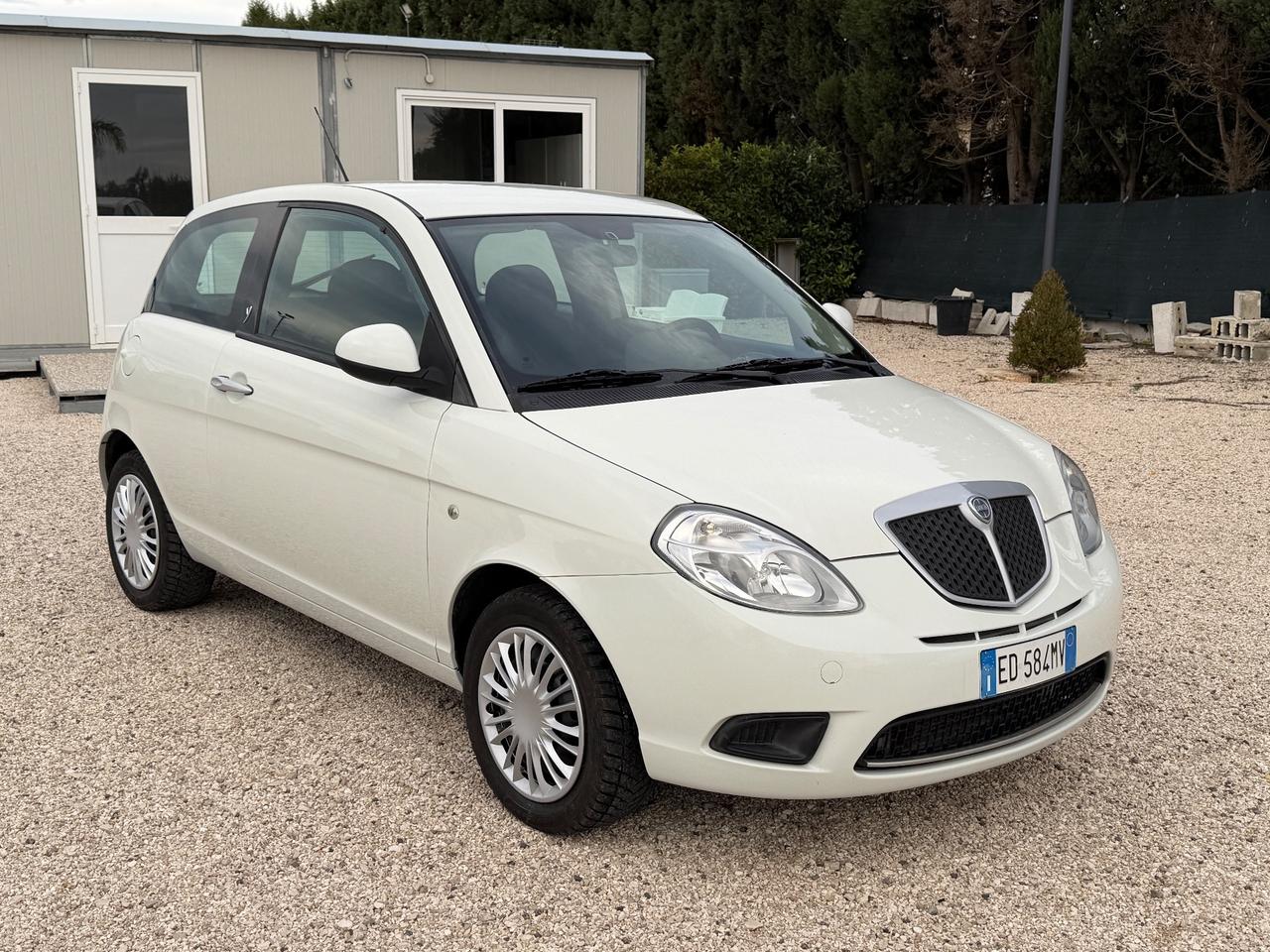 Lancia Ypsilon 1.2 69 CV Argento