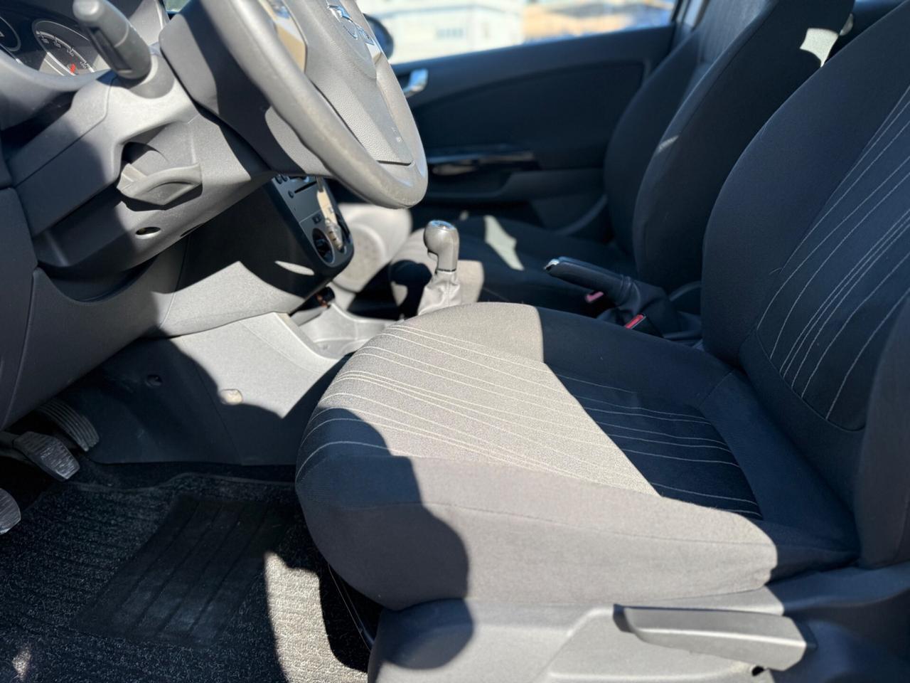 Opel Corsa 1.2 benzina 5 porte con soli 27.000 km 1 pro