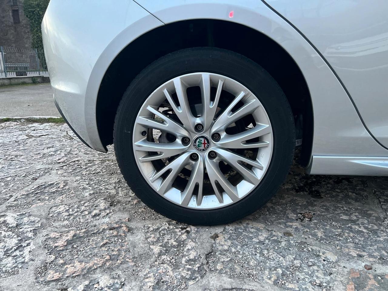 Alfa Romeo Giulietta 1.6 JTDm TCT 120 CV Super Pack sportivo Veloce