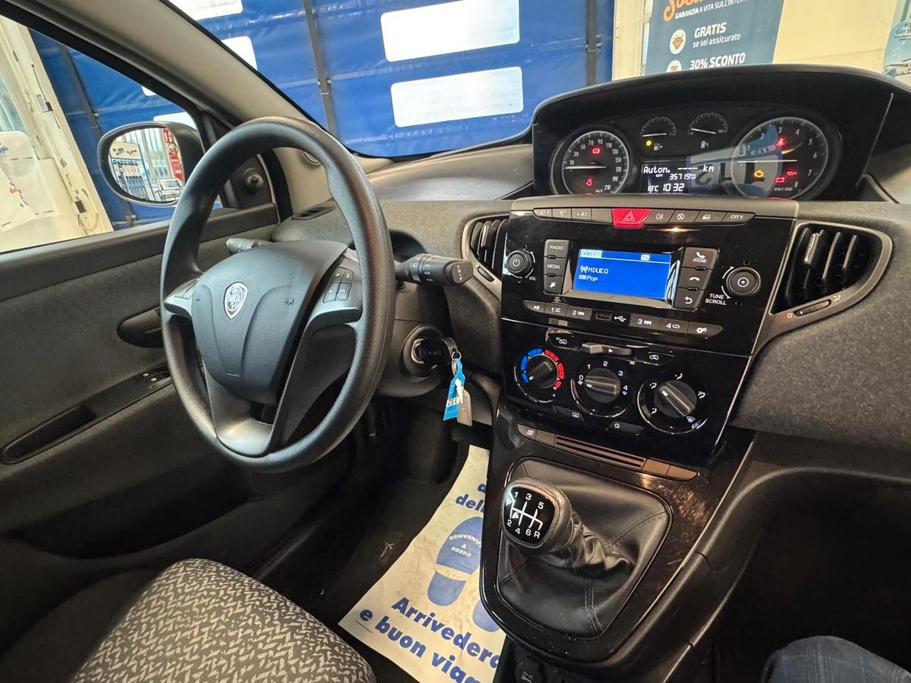 Lancia Ypsilon 1.0 FireFly 5 porte S&S Hybrid Ecochic Silver