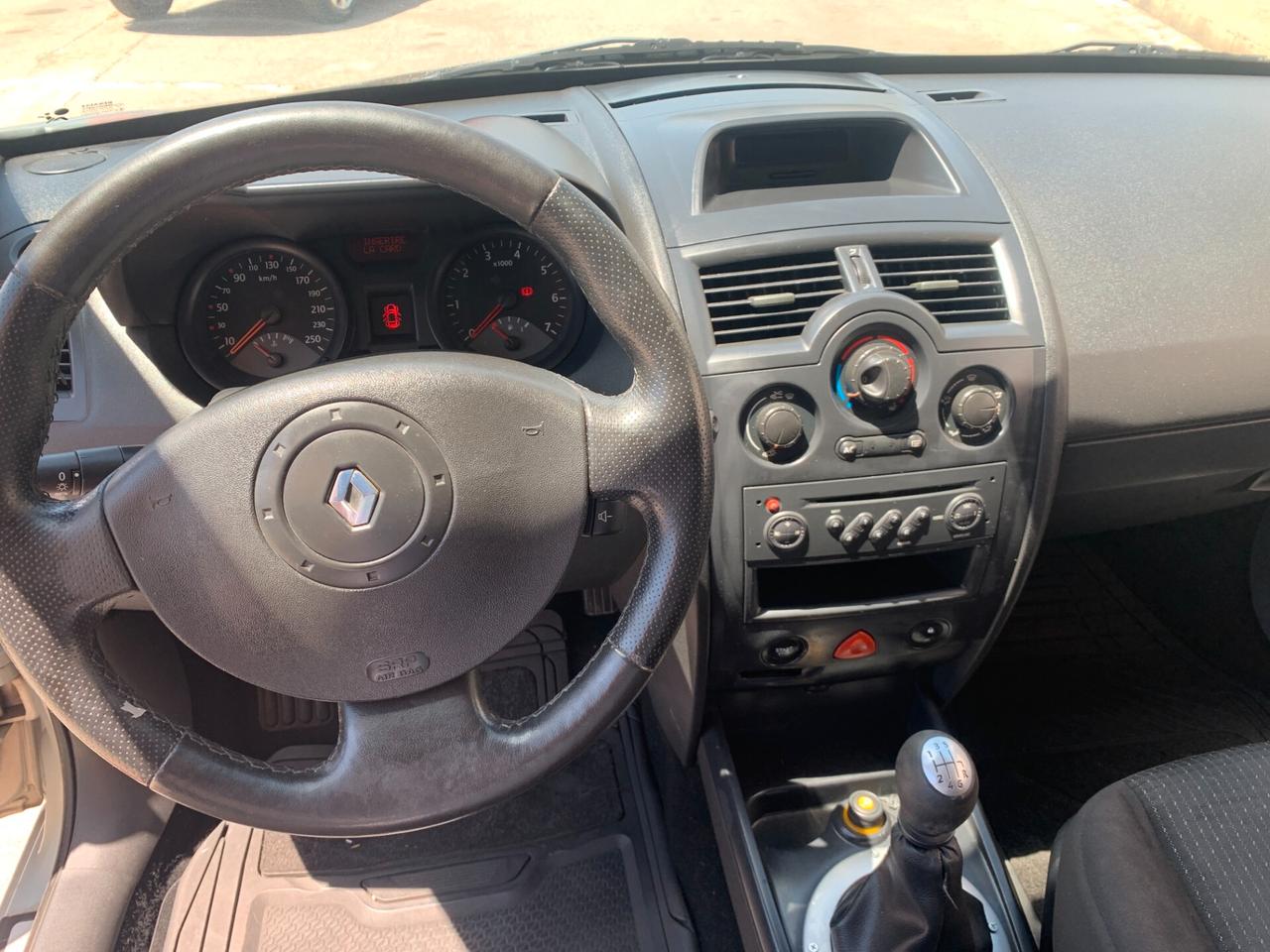 Renault Megane 1.9 dCi 5P 89.000Km