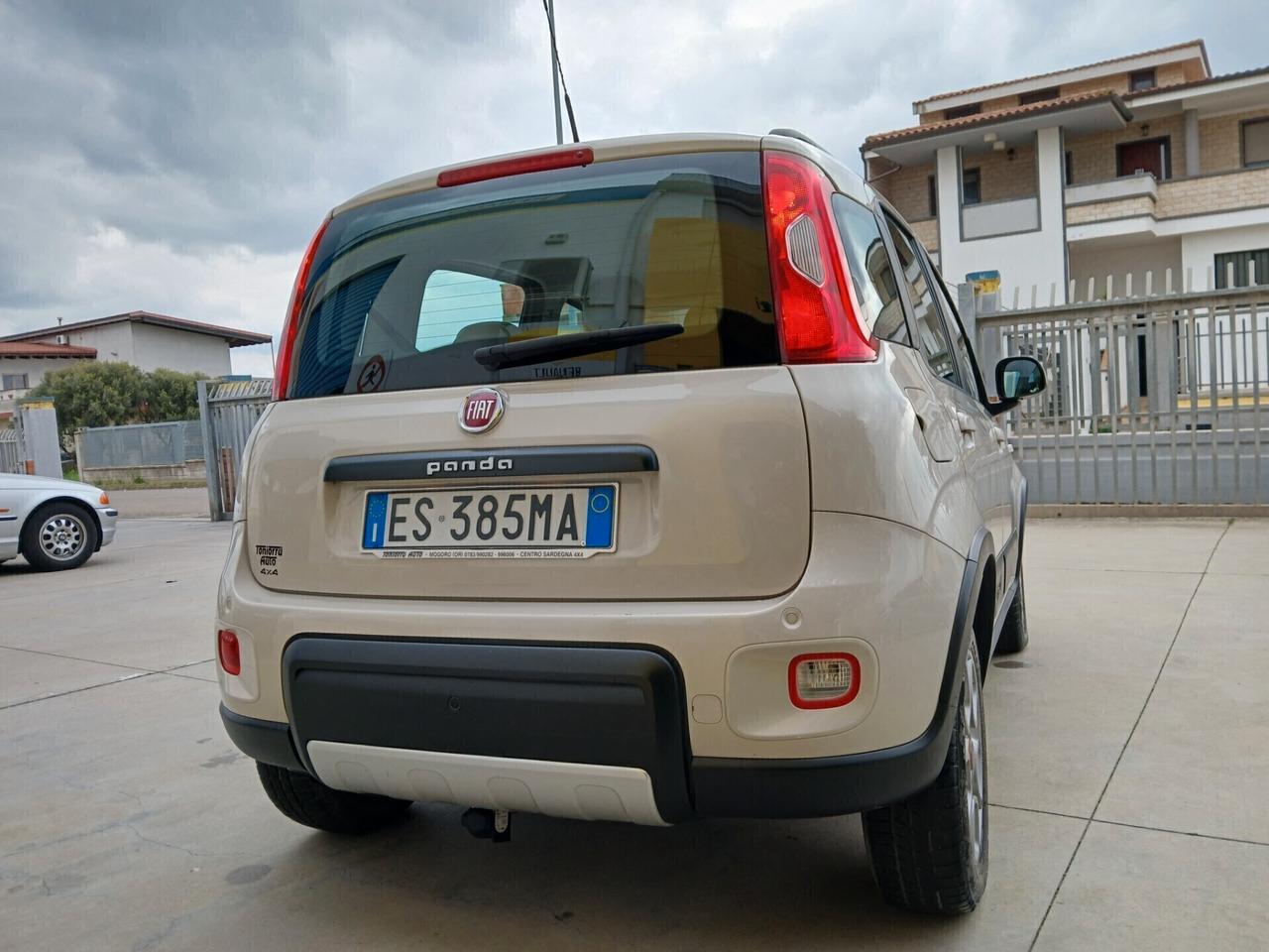 FIAT Panda 4x4 1.300 MultiJet 75cv Gancio Traino