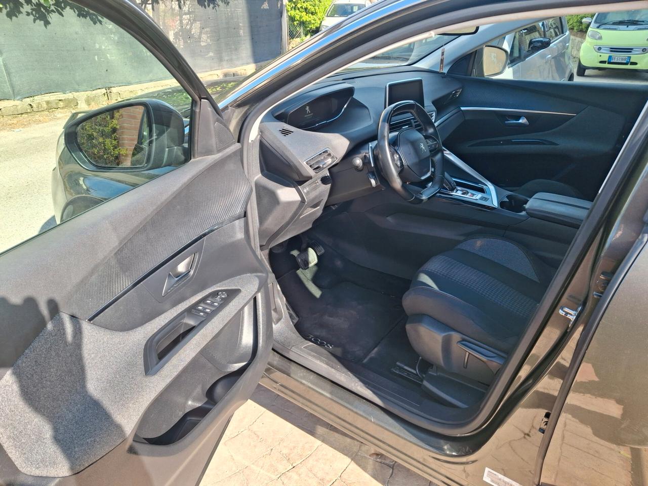 Peugeot 3008 BlueHDi 130 S&S EAT8 Allure