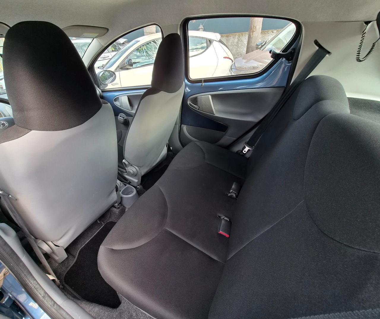 Toyota Aygo 1.0 12V VVT-i 5 porte Sol