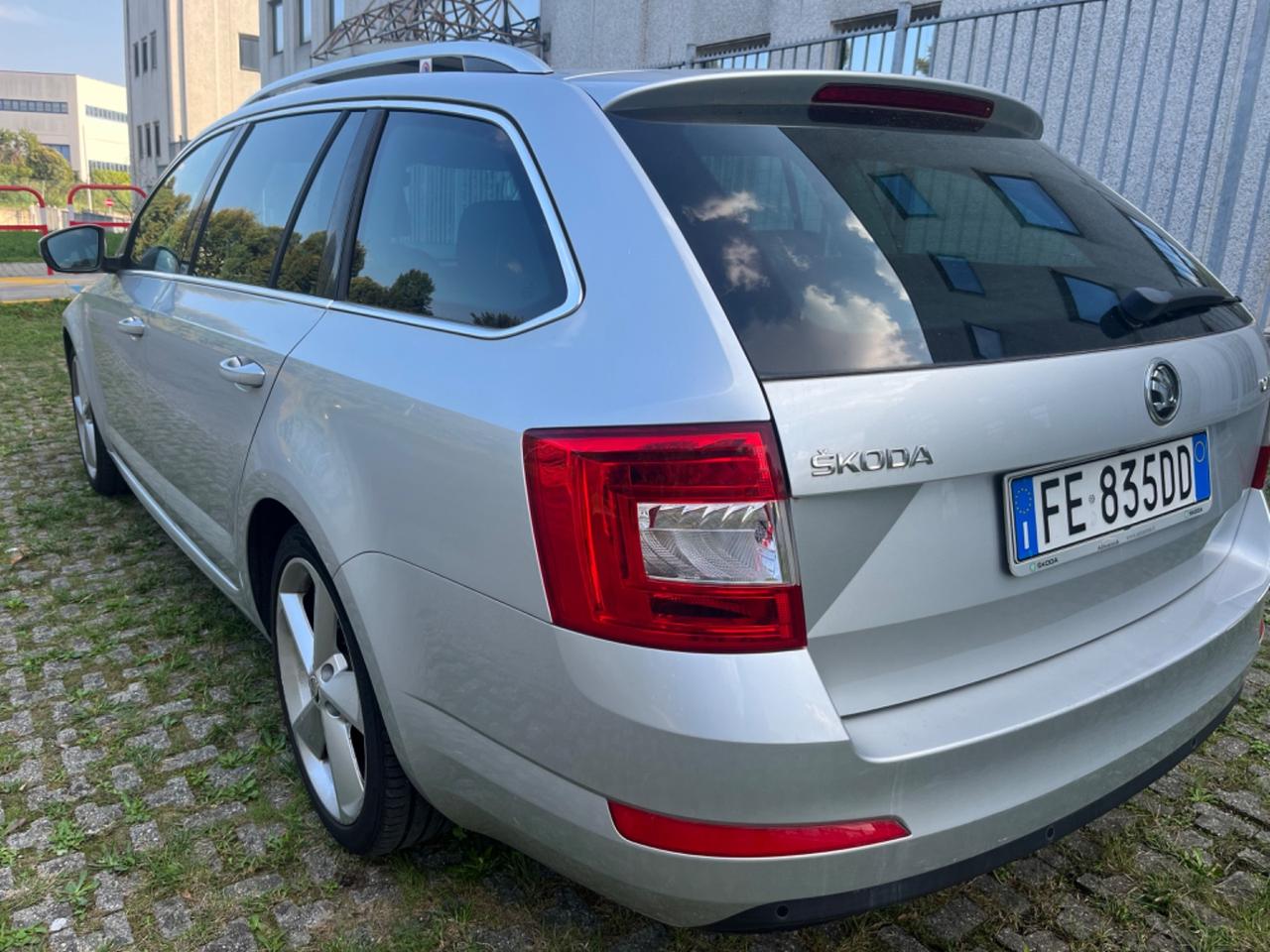 Skoda octavia 1.6 tdi dsg 2016 full int. pelle