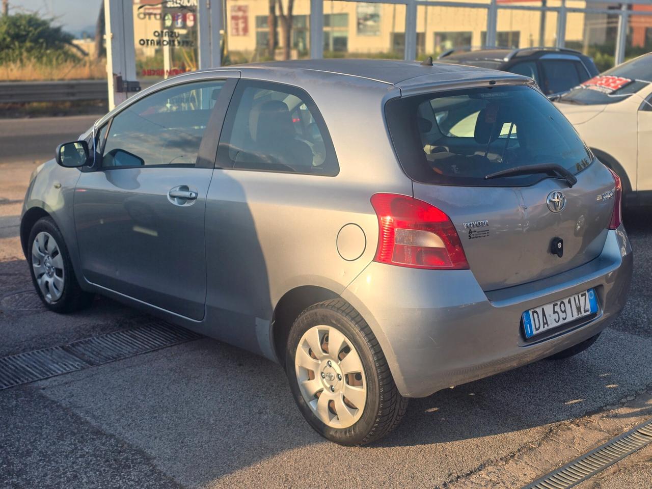 Toyota Yaris 1.0 3 porte Sol